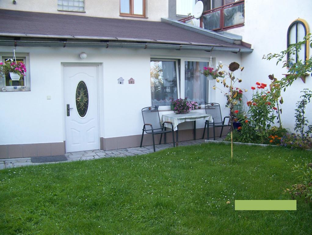 Studio Jindrichuv Hradec Exterior foto